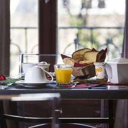 Brit Hotel Du Parc Niort Centre-Parking Gratuit 
